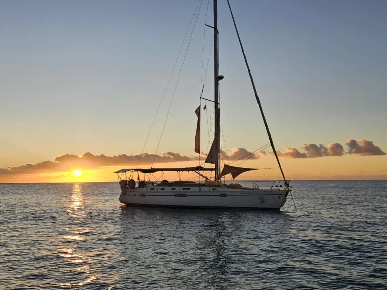 Velero para alquilar Santa Pola al mejor precio