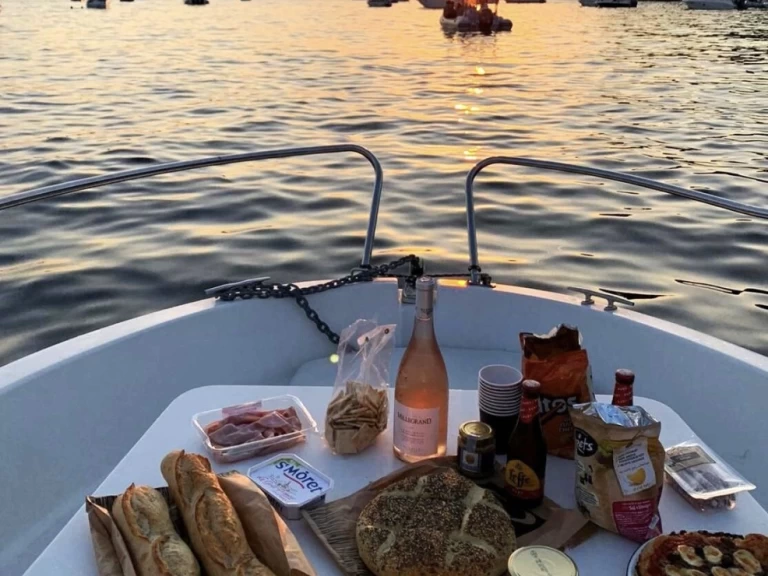 Alquiler de embarcaciones Jeanneau Cap Camarat 5.5 CC Serie 2 Style enPalavas-les-Flots en Samboat