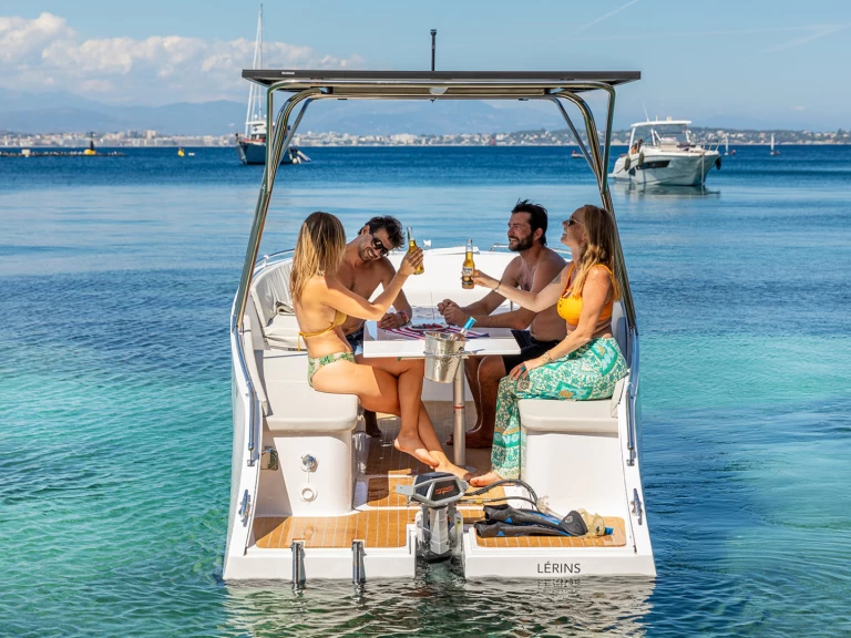 Alquiler de lerins No fuel en Port Pierre Canto