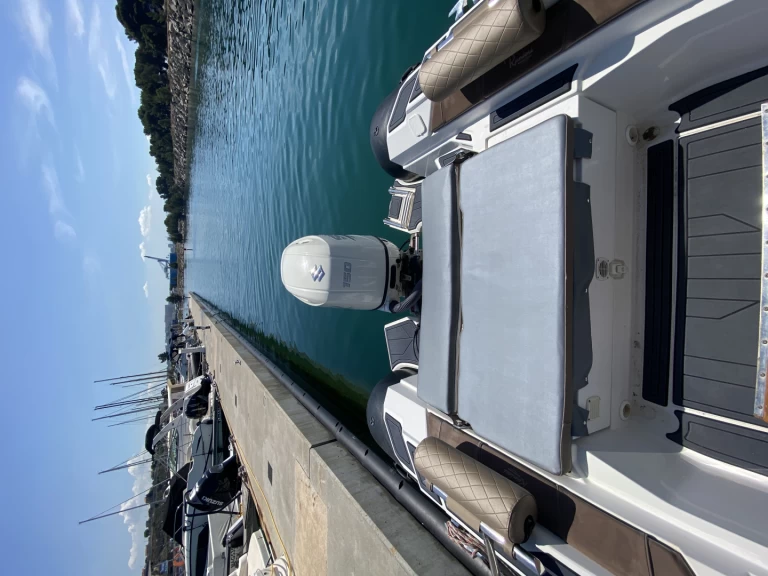 Alquiler Neumática Ranieri con o sin  título de navegación