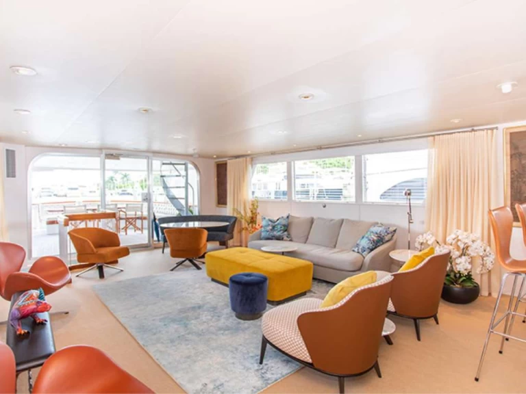 Alquiler de Yate de lujo, con o sin patrón Burger Maine