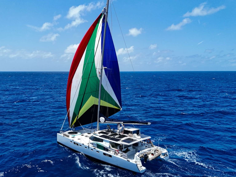 Custom AWATEA de alquiler a Trellis Bay