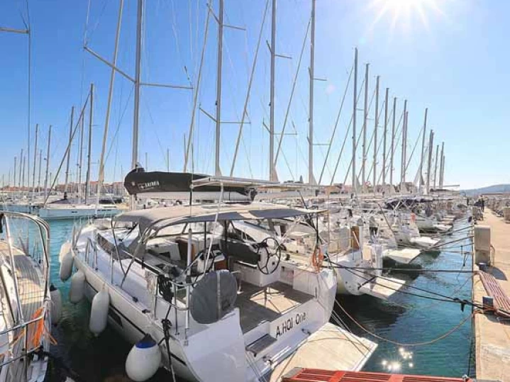 Velero para alquilar Biograd na Moru al mejor precio