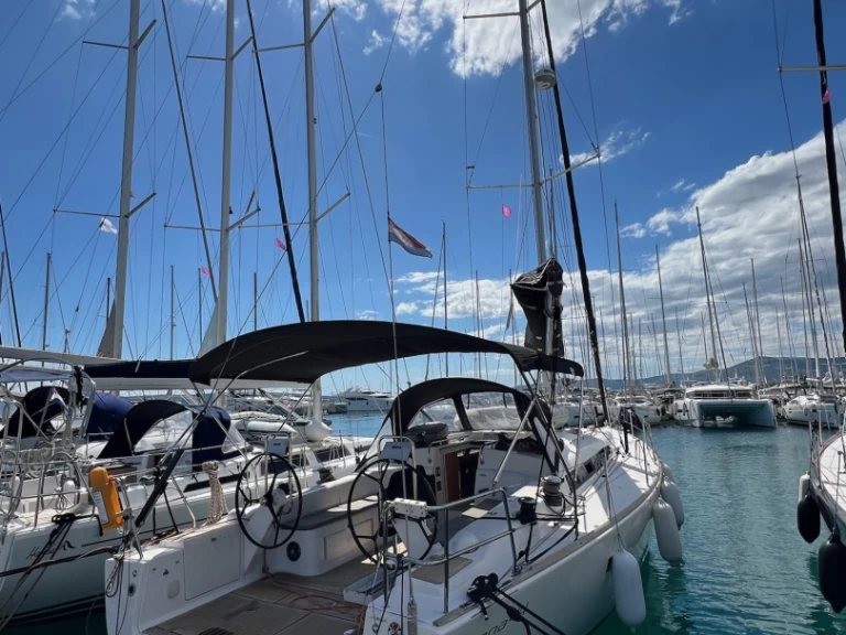 Alquiler Velero Salona con o sin  título de navegación