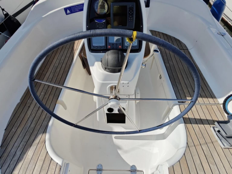 Bavaria Bavaria 30 Cruiser de alquiler a Punat