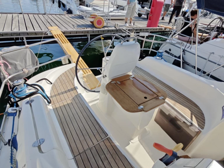 Alquiler de embarcaciones Bavaria Bavaria 30 Cruiser enPunat en Samboat