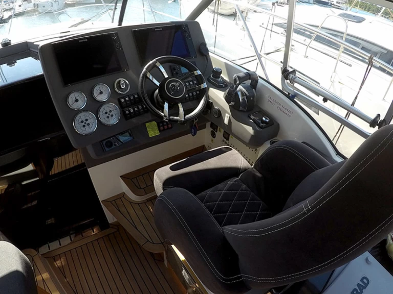 Alquiler de barcos Šibenik barato de Marex 360 CC