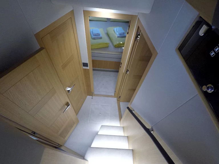 Galeon Galeon 480 Fly de alquiler a Šibenik