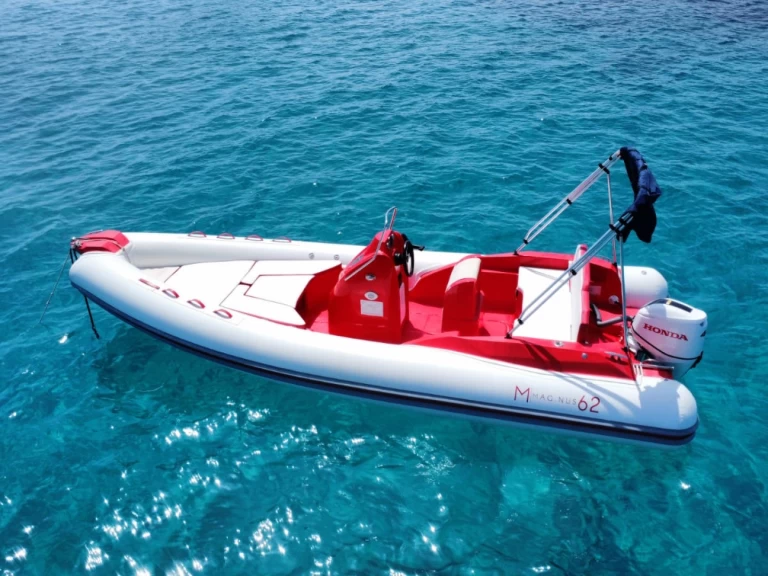 Magnus 6,20 de alquiler a Porto Rotondo