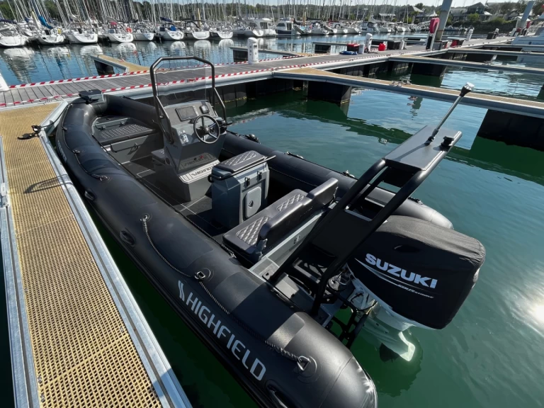 Alquiler Neumática Highfield con o sin  título de navegación