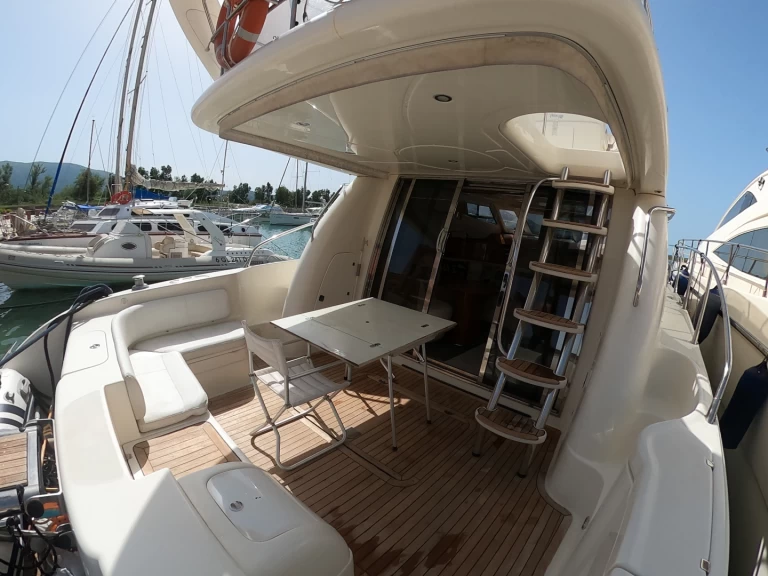 Alquiler de embarcaciones Cranchi Atlantique 48 enHimarë en Samboat