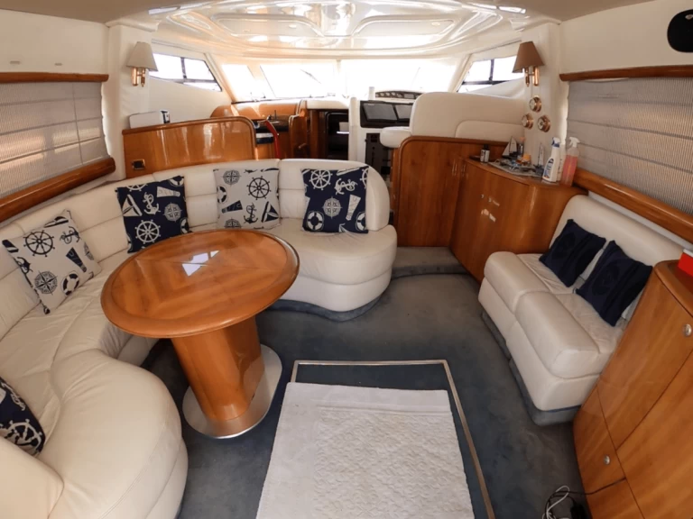 Alquiler Lancha Cranchi con o sin  título de navegación