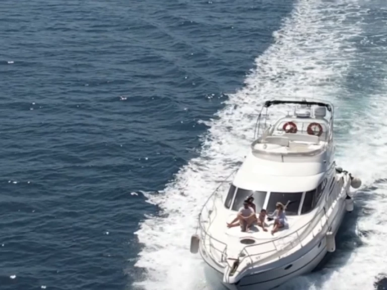 Lancha para alquilar Himarë al mejor precio