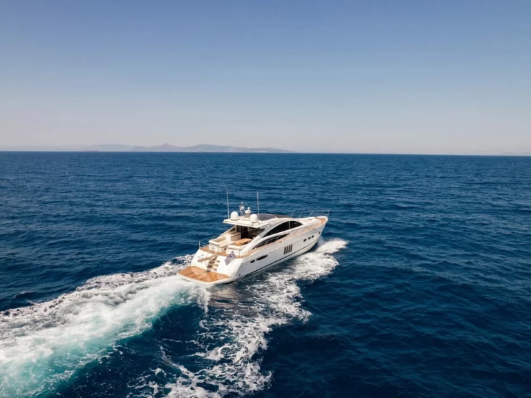 Alquiler de embarcaciones Princess Princess V65 enBeşiktaş en Samboat