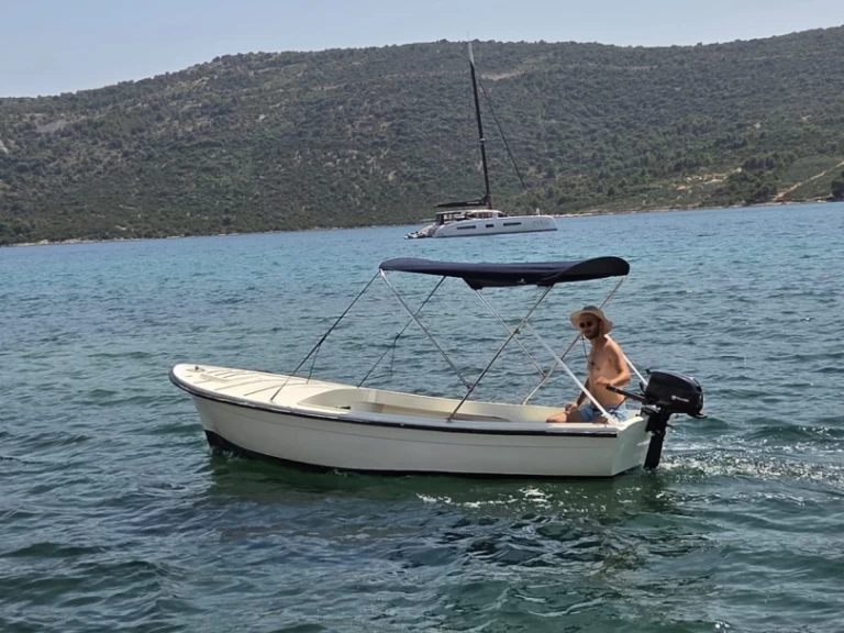 Alquiler de barcos Poljica barato de Jugoplastika