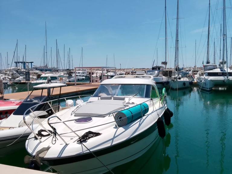 Bavaria Bavaria 37 Hard Top de alquiler a Porto di Salerno