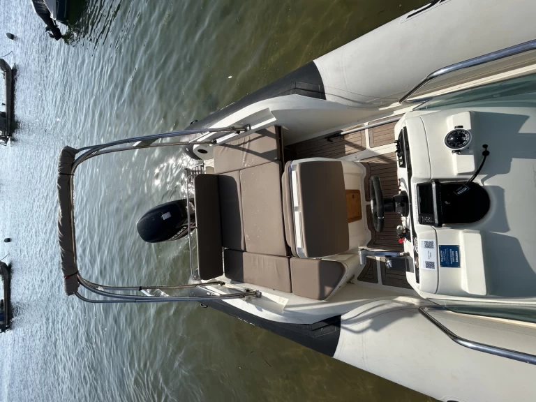 Alquiler Neumática Sacs con o sin  título de navegación