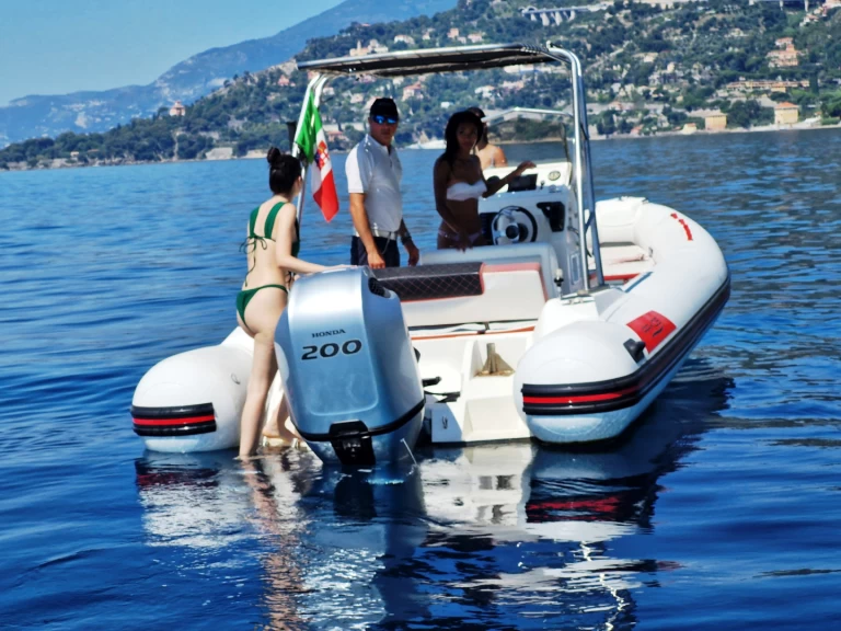 Alquiler Neumática Arkos con o sin  título de navegación