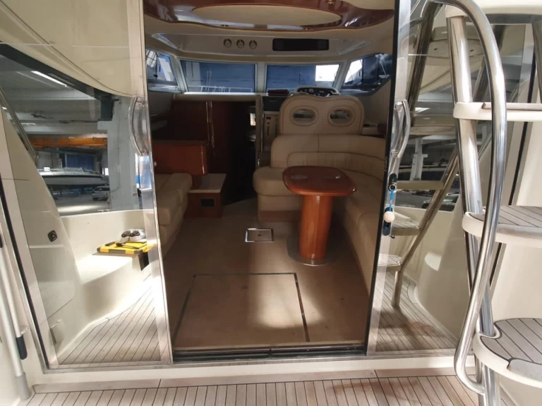 Alquiler de Cranchi Atlantique 40 Fly en Nettuno