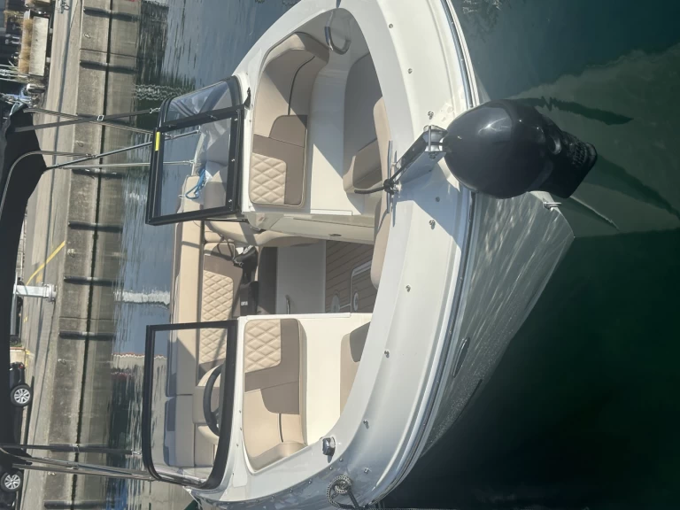 Lancha para alquilar Lausanne al mejor precio