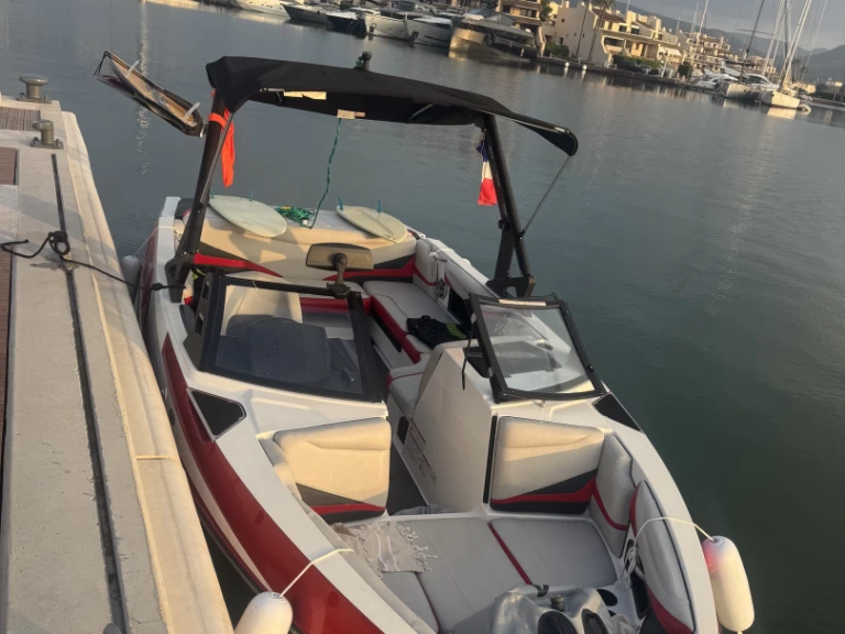 Alquiler Port des Marines de Cogolin - Malibu AXIS T22 en SamBoat