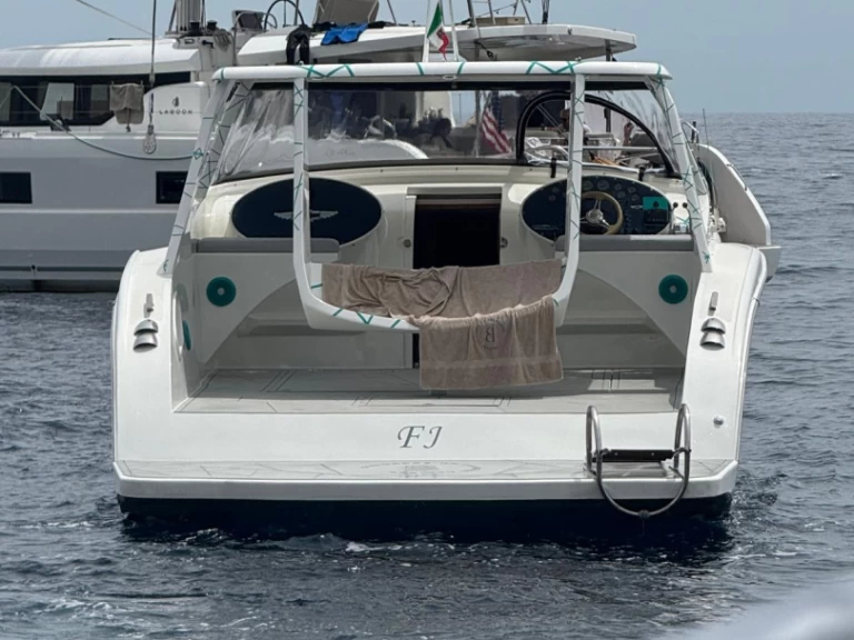 Alquiler de embarcaciones Tornado Tornado 38 Flush Deck enAmalfi en Samboat