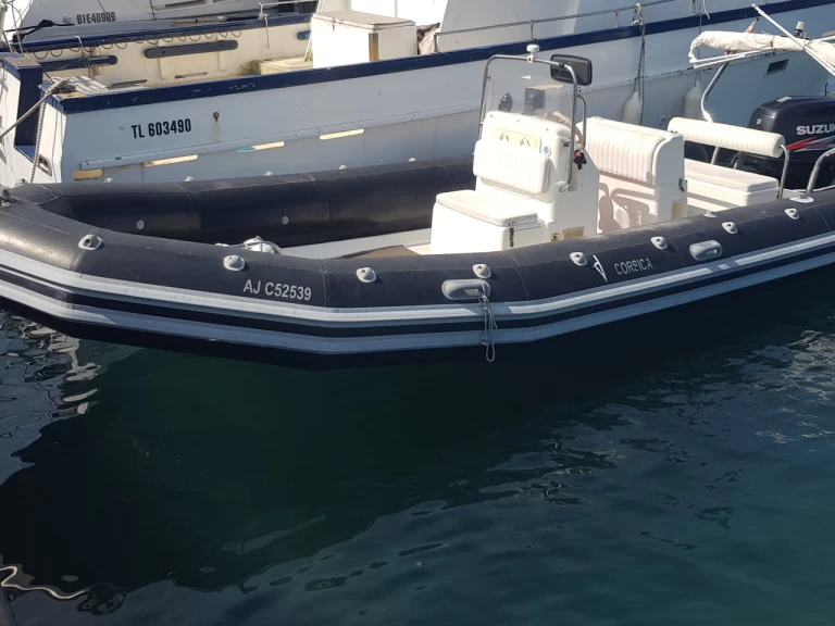 Bombard Explorer 730 DB de alquiler a Sainte-Maxime