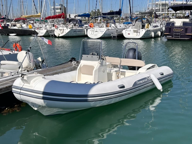 Alquiler de Capelli Capelli 570 en La Rochelle