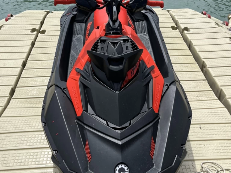 Alquiler Moto de agua Sea-Doo con o sin  título de navegación
