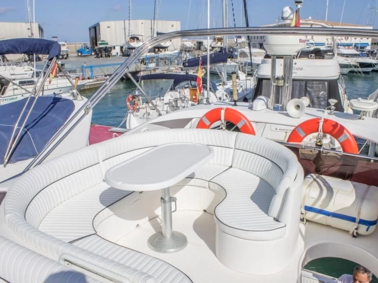 Alquiler de embarcaciones Princess Princess 45 Fly enVillefranche-sur-Mer en Samboat