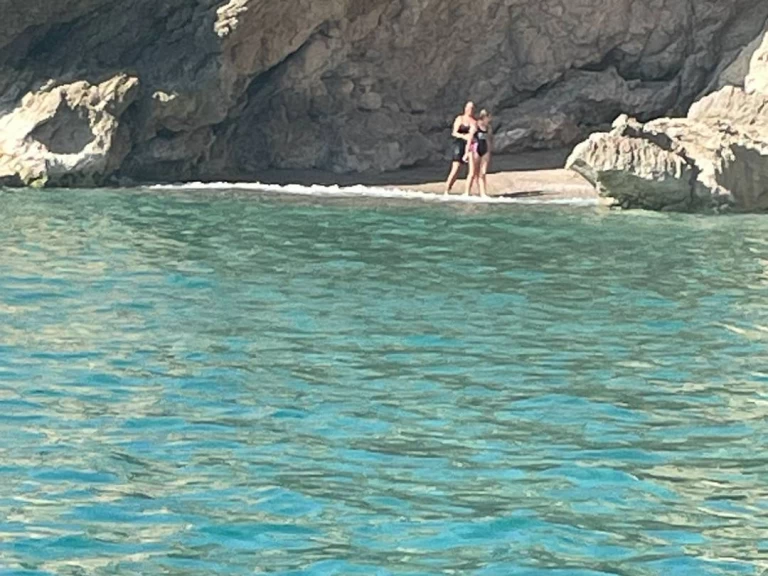 Alquiler de barcos Vilanova i la Geltrú barato de Horizon 210