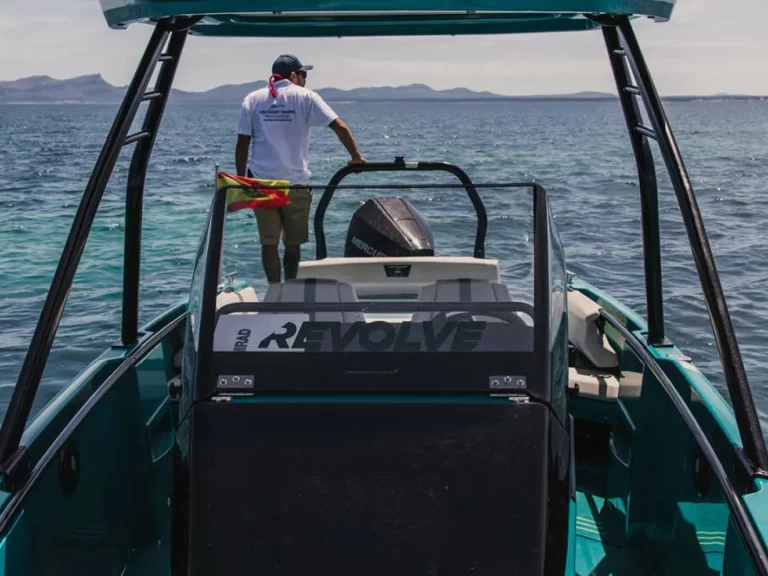 Alquiler de Axopar 22 Jobe Revolve en Port d'Alcudia