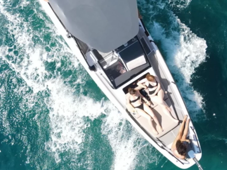 Alquiler Lancha Axopar con o sin  título de navegación