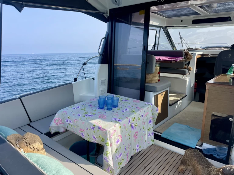 Alquiler de Jeanneau Merry Fisher 895 Cruiser en Mandelieu-la-Napoule