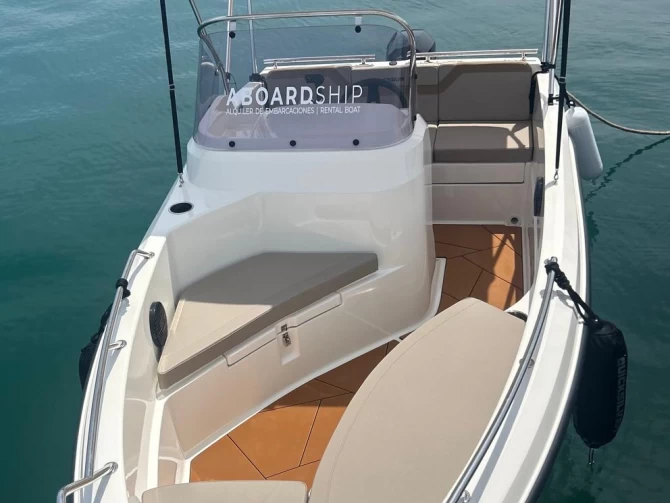 Alquiler de embarcaciones Quicksilver Activ 455 Open enÁguilas en Samboat