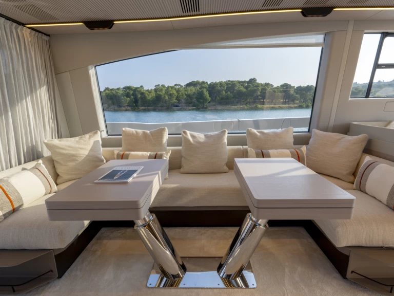 Alquiler de embarcaciones Azimut Azimut S7  enŠibenik en Samboat