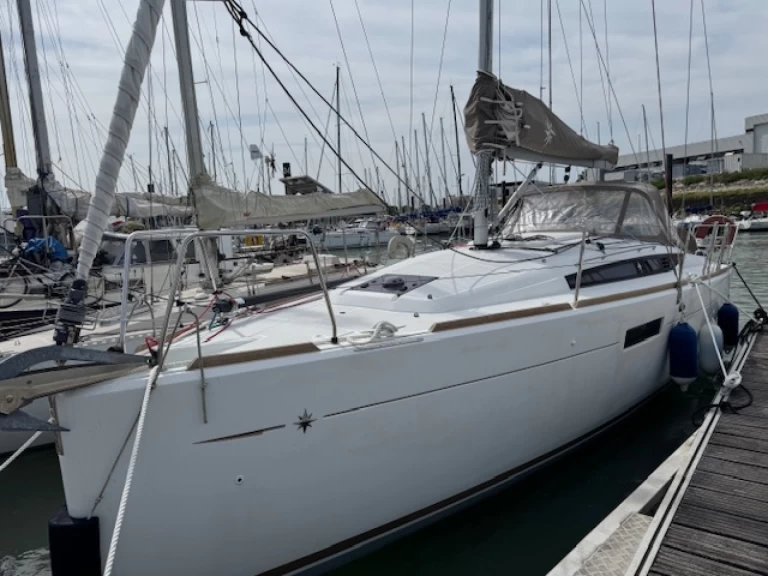 Alquiler de barcos La Rochelle barato de SUN ODYSSEY 349 QR 2016