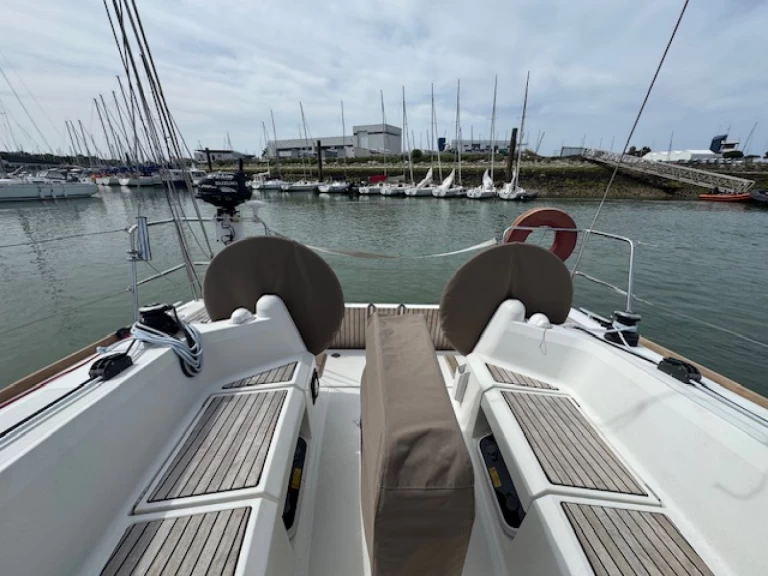 Alquiler de embarcaciones SUN ODYSSEY 349 QR 2016 SUN ODYSSEY 349 QR 2016 enLa Rochelle en Samboat