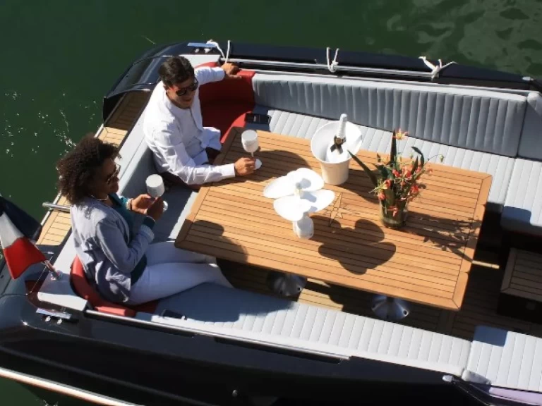 Alquiler Lancha Tullio Abatte con o sin  título de navegación