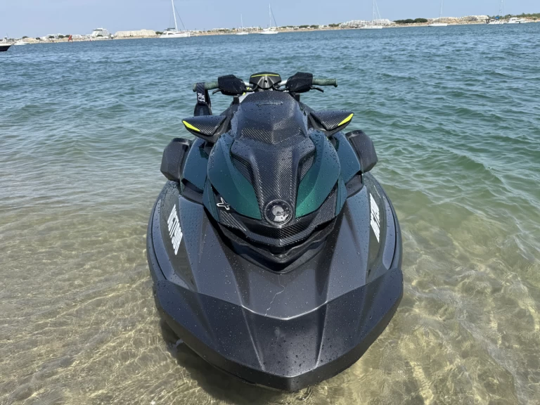 Alquiler de Moto de agua, con o sin patrón Sea-Doo Montpellier