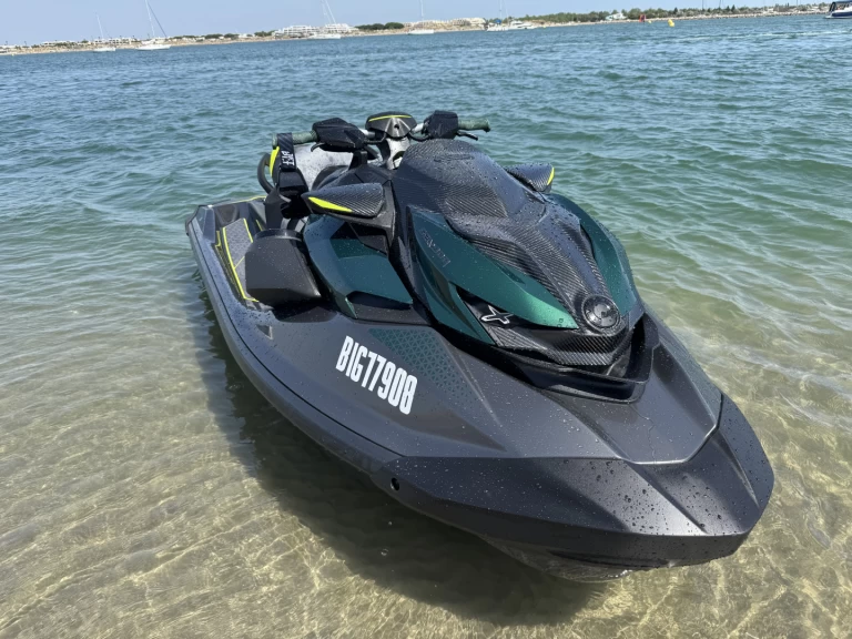Alquiler Moto de agua Sea-Doo con o sin  título de navegación