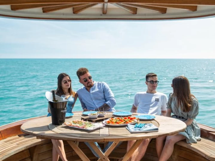 Alquiler Lancha Jeanneau con o sin  título de navegación