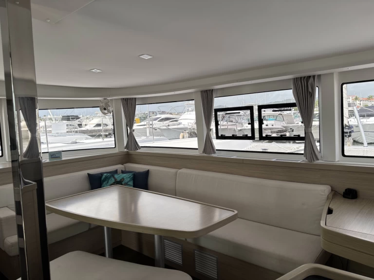 Alquiler de Lagoon Lagoon 42 en Playa Sardinera