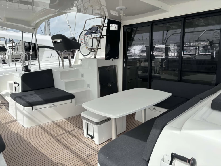Alquiler de Lagoon Lagoon 42 en Playa Sardinera