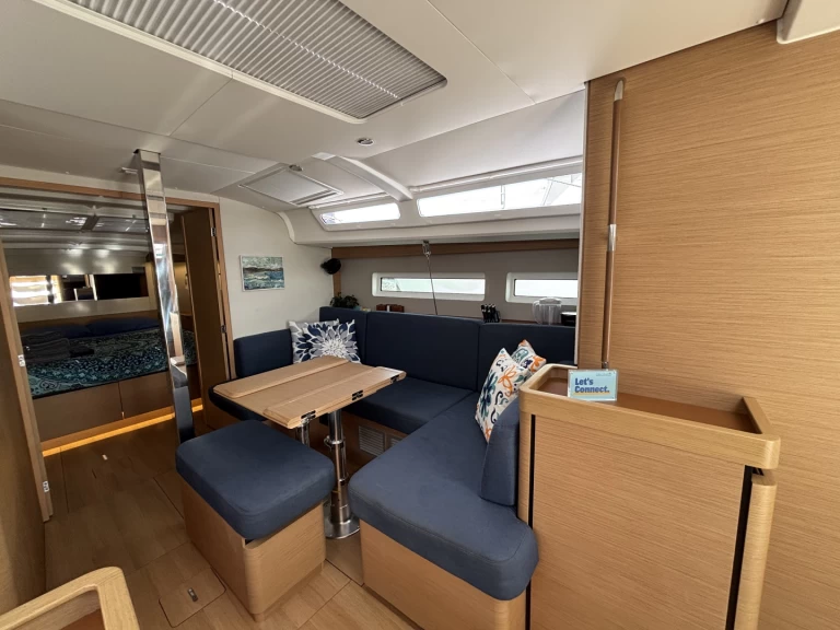 Jeanneau Sun Odyssey 440 de alquiler a Playa Sardinera