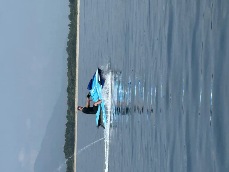 Yamaha VX DeLuxe de alquiler a Saint-Cyprien