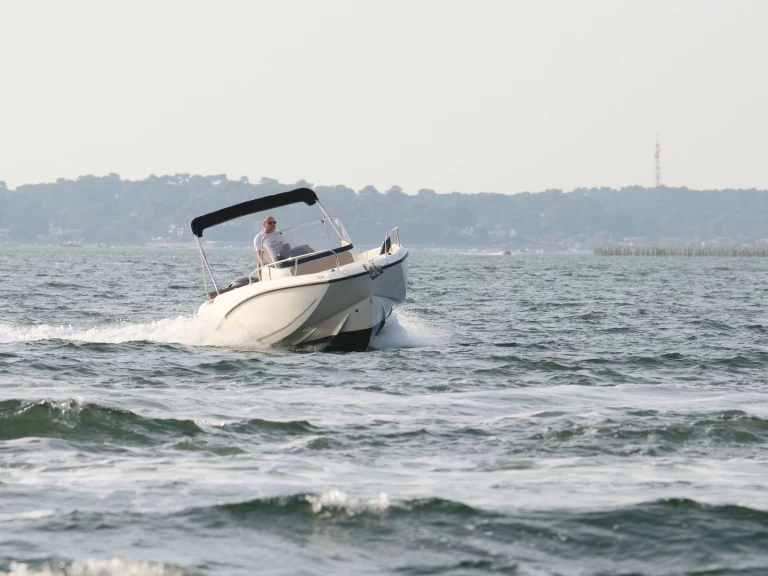 Alquiler de Quicksilver Quicksilver 675 Activ Open en Arcachon