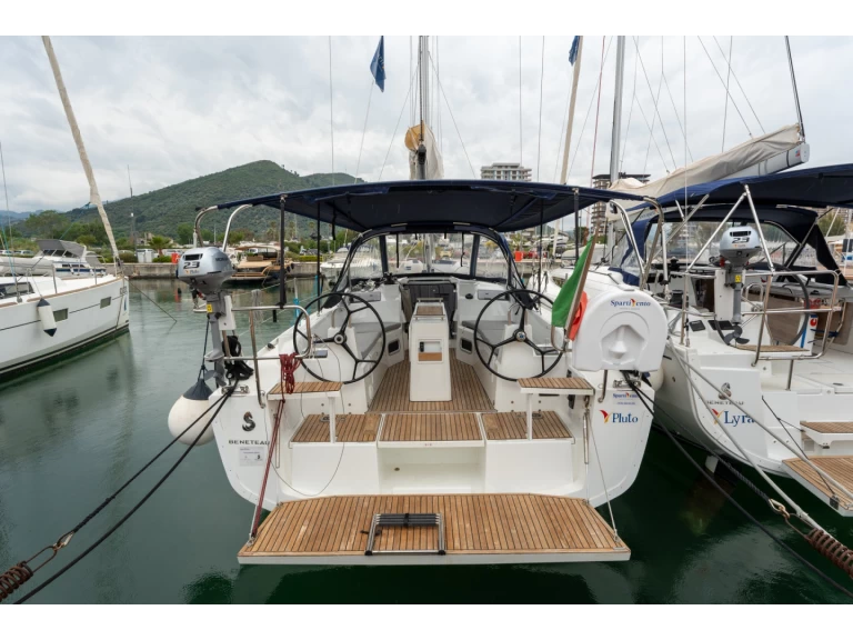 Alquiler de Bénéteau Oceanis 34.1 en Salerno