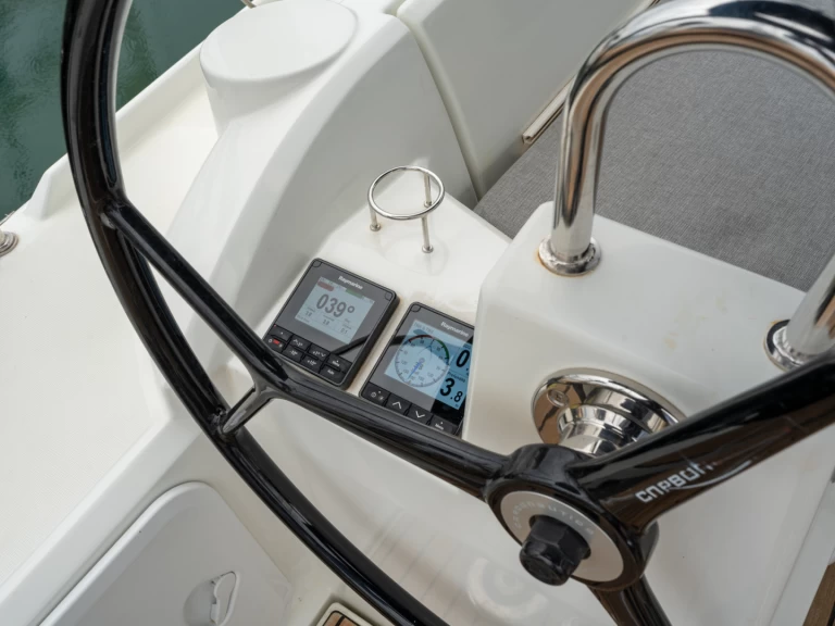 Alquiler de barcos Salerno barato de Oceanis 34.1