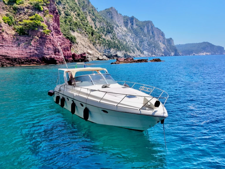 Alquiler de Cranchi Mediterranee 41 en Carrara